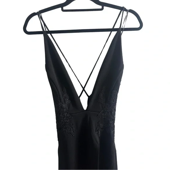 NWT Elegant Long Black Formal Symphony Dress with Deep V-Neck and Lace Detailing - Picture 4 of 11